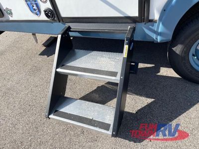 2025 Gulf Stream RV Vintage Yellowstone - Photo 9