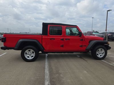 2020 Jeep Gladiator - Photo 2