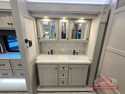 2026 Phaeton 40 IH - Photo 41
