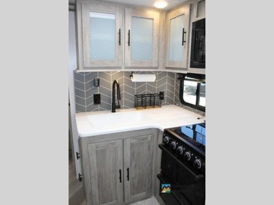 2022 Forest River RV Wildwood Heritage Glen - Photo 10