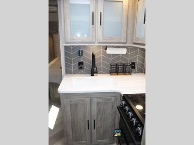 2022 Forest River RV Wildwood Heritage Glen - Photo 11
