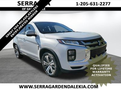 2025 Mitsubishi Outlander Sport 2.0 SE in White Diamond — front three-quarter view