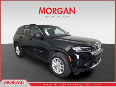 2025 Jeep Grand Cherokee Laredo X in Black — front three-quarter view