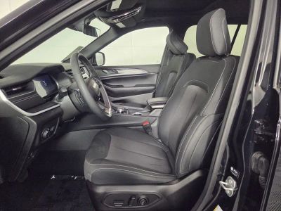 2025 Jeep Grand Cherokee — photo 13 view