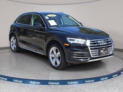 2019 Audi Q5 — interior view