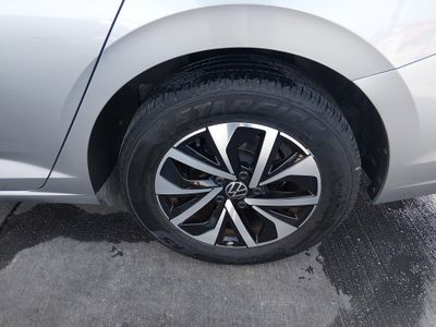 2024 Volkswagen Jetta - Photo 10