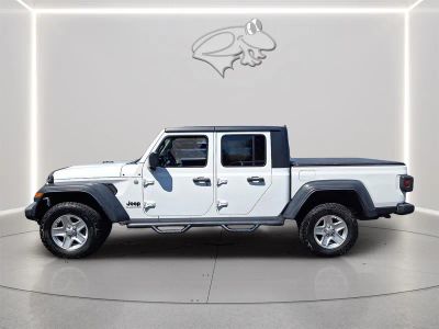 2020 Jeep Gladiator — side profile view