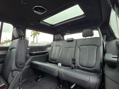 2026 Jeep Grand Wagoneer — photo 7 view