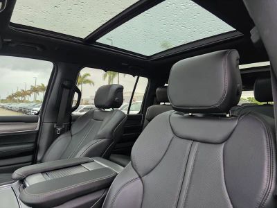 2026 Jeep Grand Wagoneer — photo 13 view