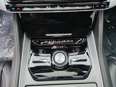 2026 Jeep Grand Wagoneer — photo 17 view