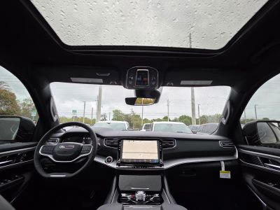 2026 Jeep Grand Wagoneer — photo 11 view
