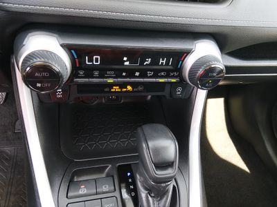 2024 Toyota RAV4 - Photo 17