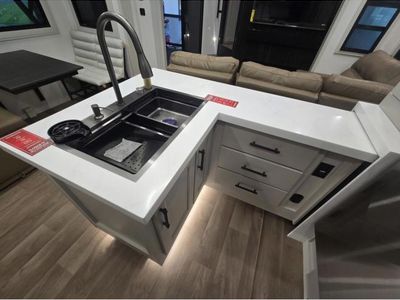 2026 Grand Design Solitude - Photo 33
