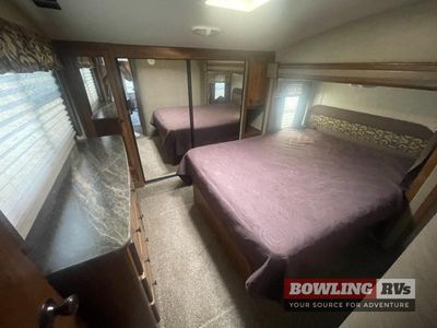 2016 Cedar Creek Silverback 33IK - Photo 20