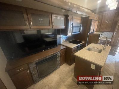 2016 Cedar Creek Silverback 33IK - Photo 9