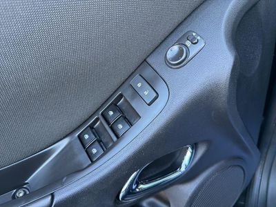 2013 Chevrolet Camaro — photo 30 view