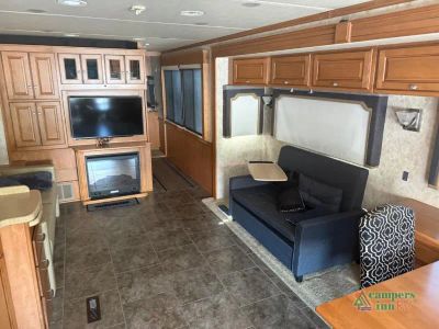 2010 Winnebago Journey — photo 15 view