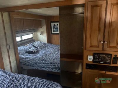 2010 Winnebago Journey — photo 39 view