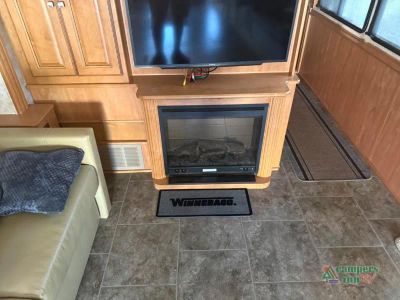 2010 Winnebago Journey — photo 26 view