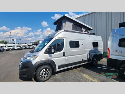 2025 Winnebago Solis - Photo 11