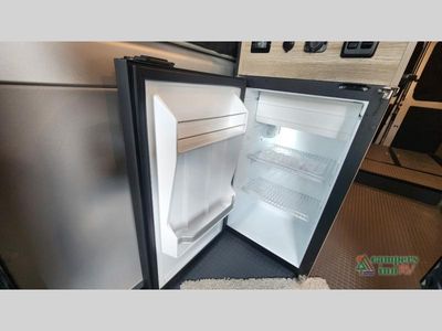 2025 Winnebago Solis - Photo 34