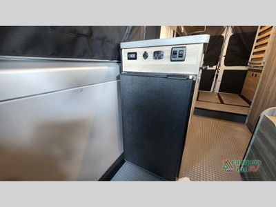 2025 Winnebago Solis - Photo 33