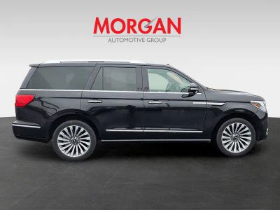 2019 Lincoln Navigator — interior view