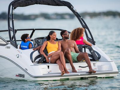 2025 Yamaha Boats AR195 - Photo 8