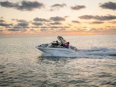 2025 Yamaha Boats AR195 - Photo 11