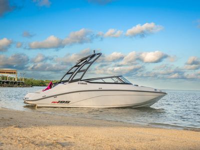 2025 Yamaha Boats AR195 - Photo 10
