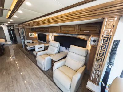 2020 Newmar VENTANA — engine compartment view