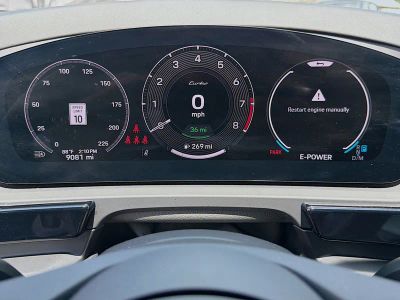 2025 Porsche Cayenne — photo 41 view