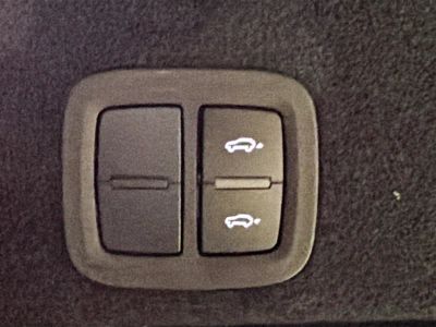 2025 Porsche Cayenne — photo 13 view