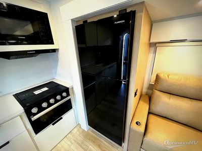 2026 Winnebago Thrive — photo 15 view