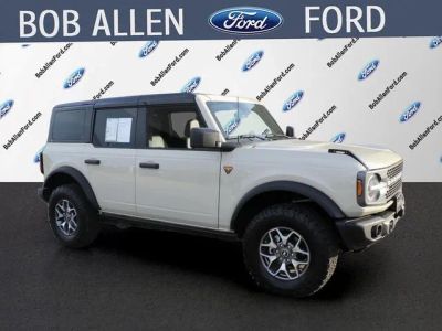 2025 Ford Bronco Badlands in Desert Sand — front three-quarter view