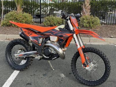 2025 KTM 300 XC — front three-quarter view