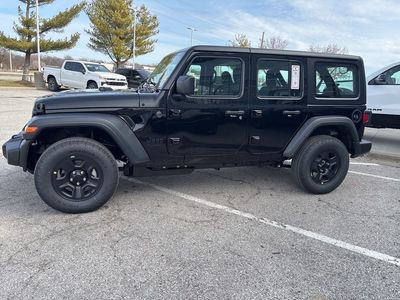 2026 Jeep Wrangler - Photo 16