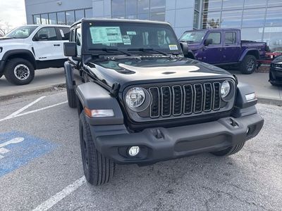 2026 Jeep Wrangler - Photo 8