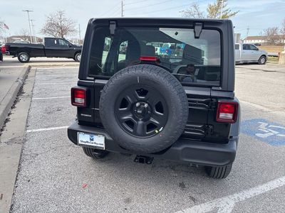 2026 Jeep Wrangler - Photo 28