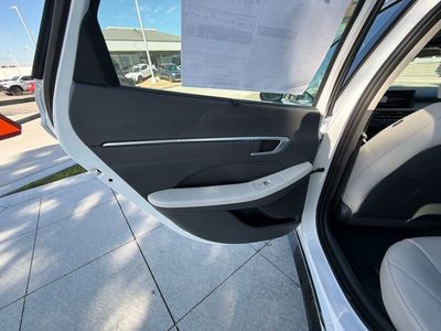 2026 Hyundai Sonata Hybrid — photo 16 view