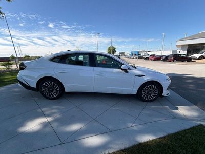 2026 Hyundai Sonata Hybrid — engine compartment view