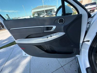 2026 Hyundai Sonata Hybrid — photo 32 view