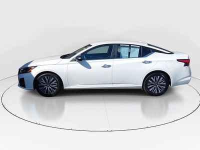 2025 Nissan Altima - Photo 4