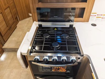 2027 Thor Motor Coach CHATEAU — photo 12 view