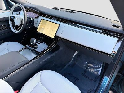 2026 Land Rover Range Rover Sport — photo 14 view