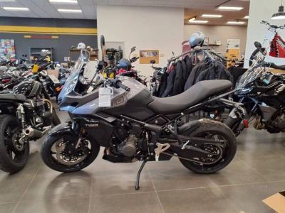 2025 Triumph TIGER SPT — front three-quarter view