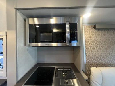 2025 Winnebago NAVION — photo 8 view