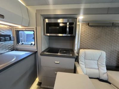 2025 Winnebago NAVION — photo 7 view