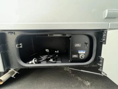 2025 Winnebago NAVION — photo 18 view