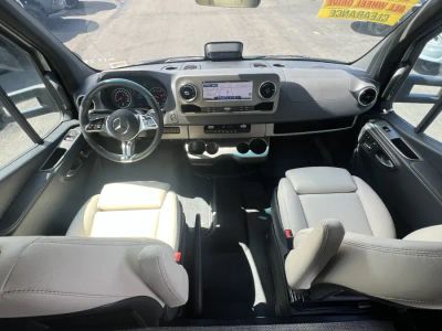 2025 Winnebago NAVION — side profile view